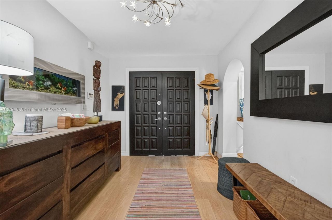 6700 SW 64th St, South Miami, FL 33143 Photo