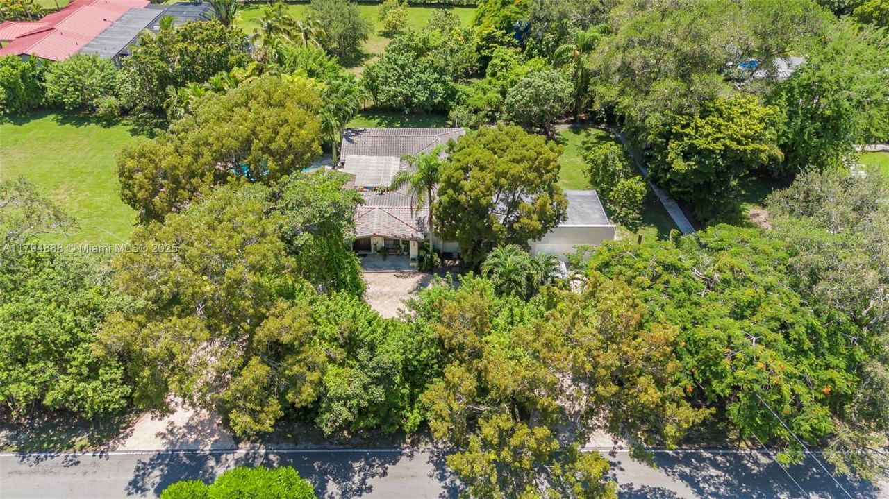 6700 SW 64th St, South Miami, FL 33143 Photo