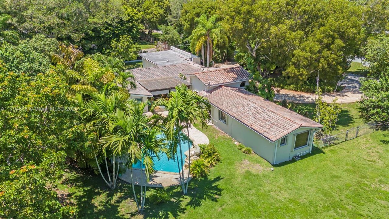 6700 SW 64th St, South Miami, FL 33143 Photo