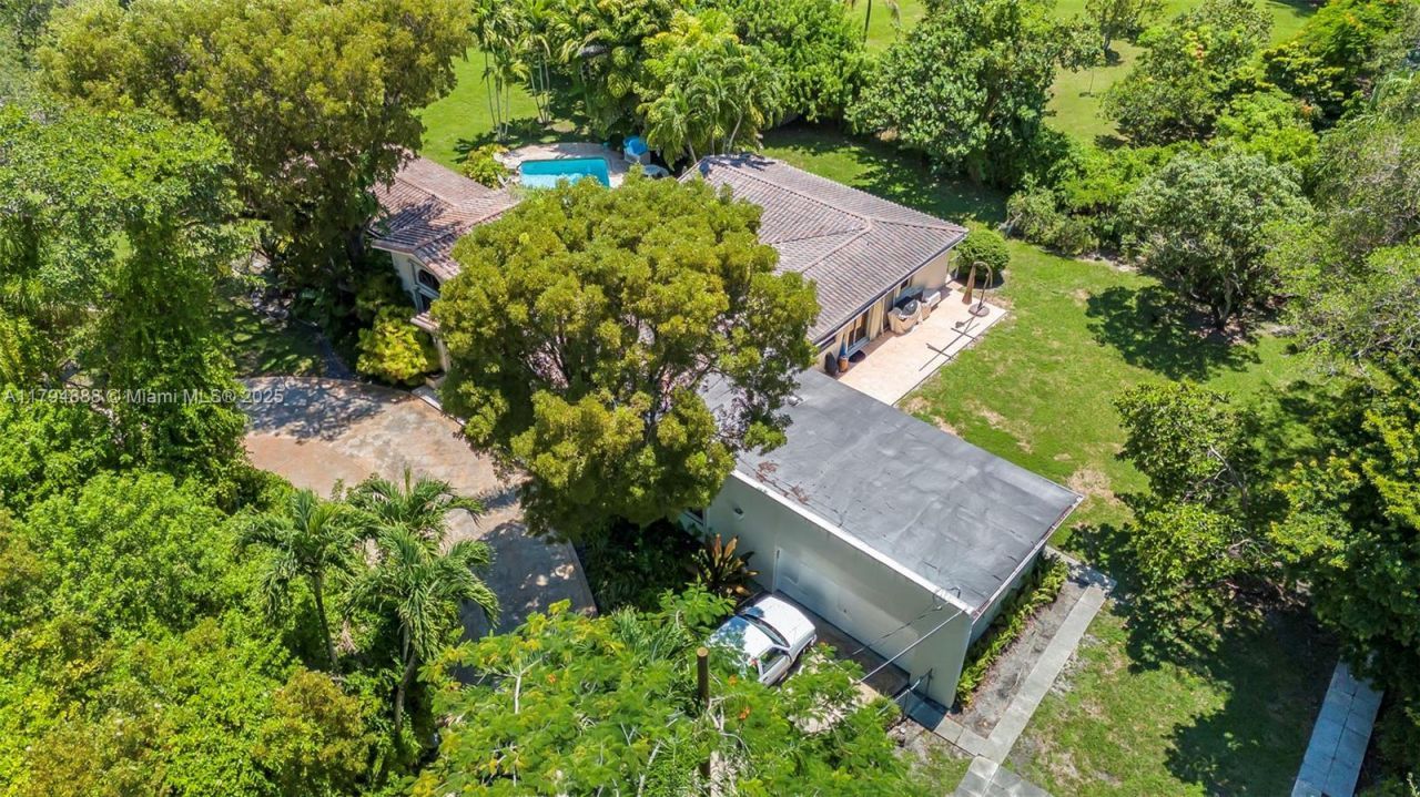 6700 SW 64th St, South Miami, FL 33143 Photo