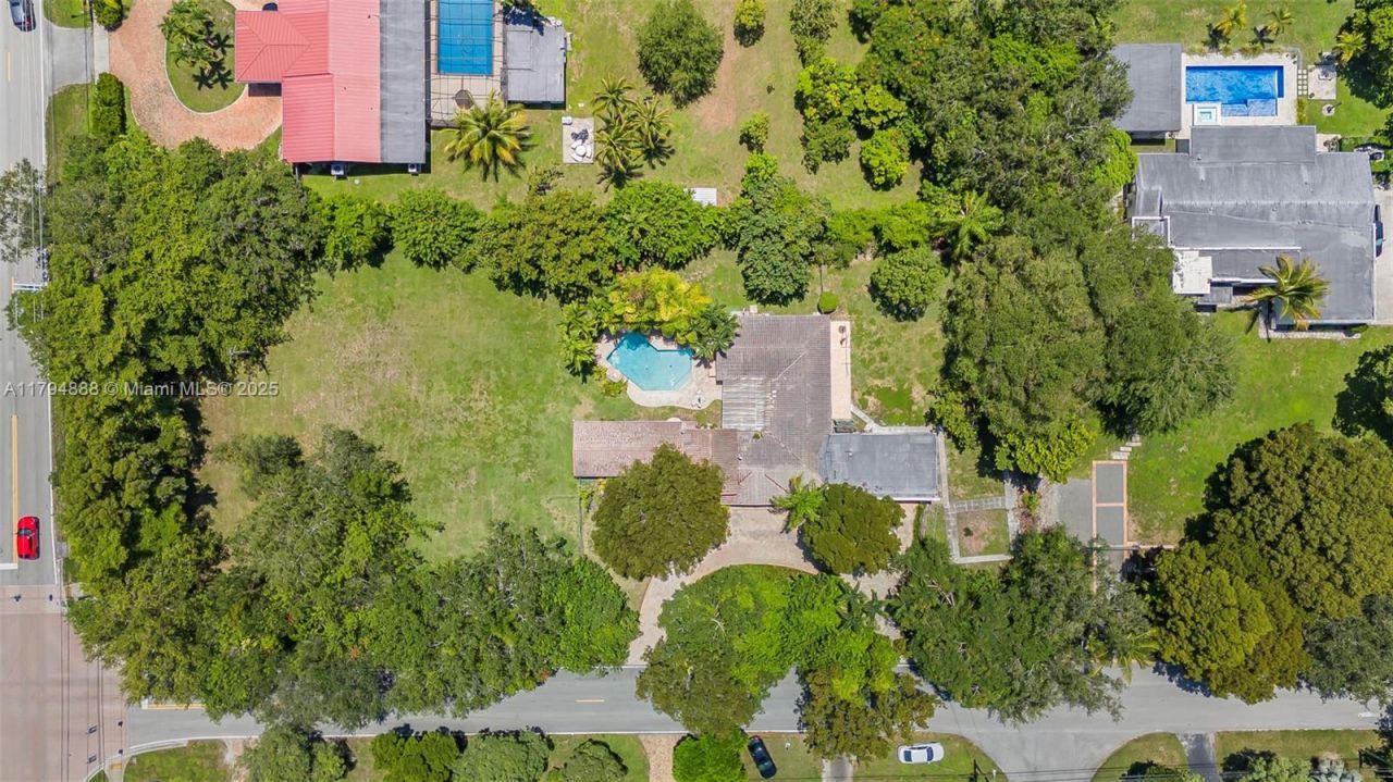 6700 SW 64th St, South Miami, FL 33143 Photo