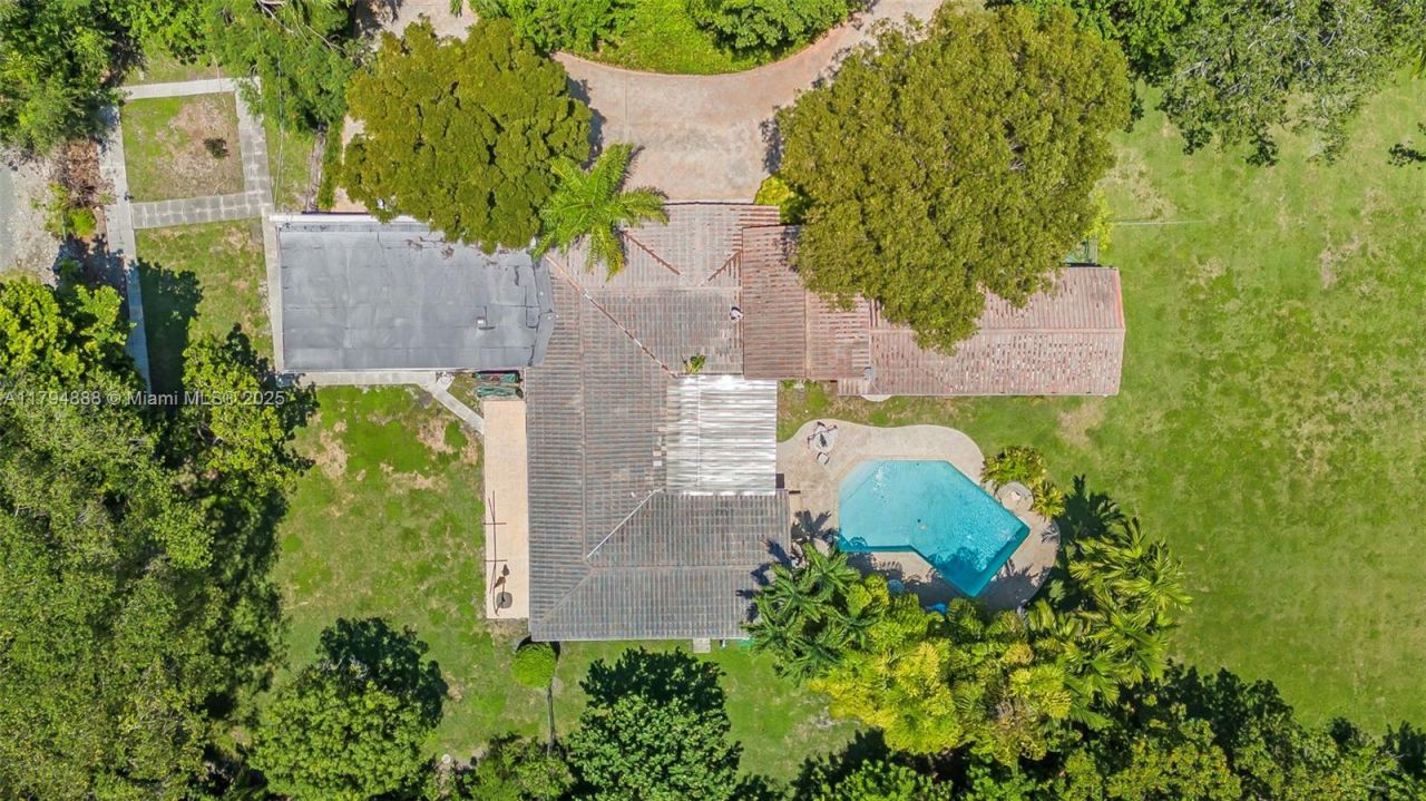 6700 SW 64th St, South Miami, FL 33143 Photo