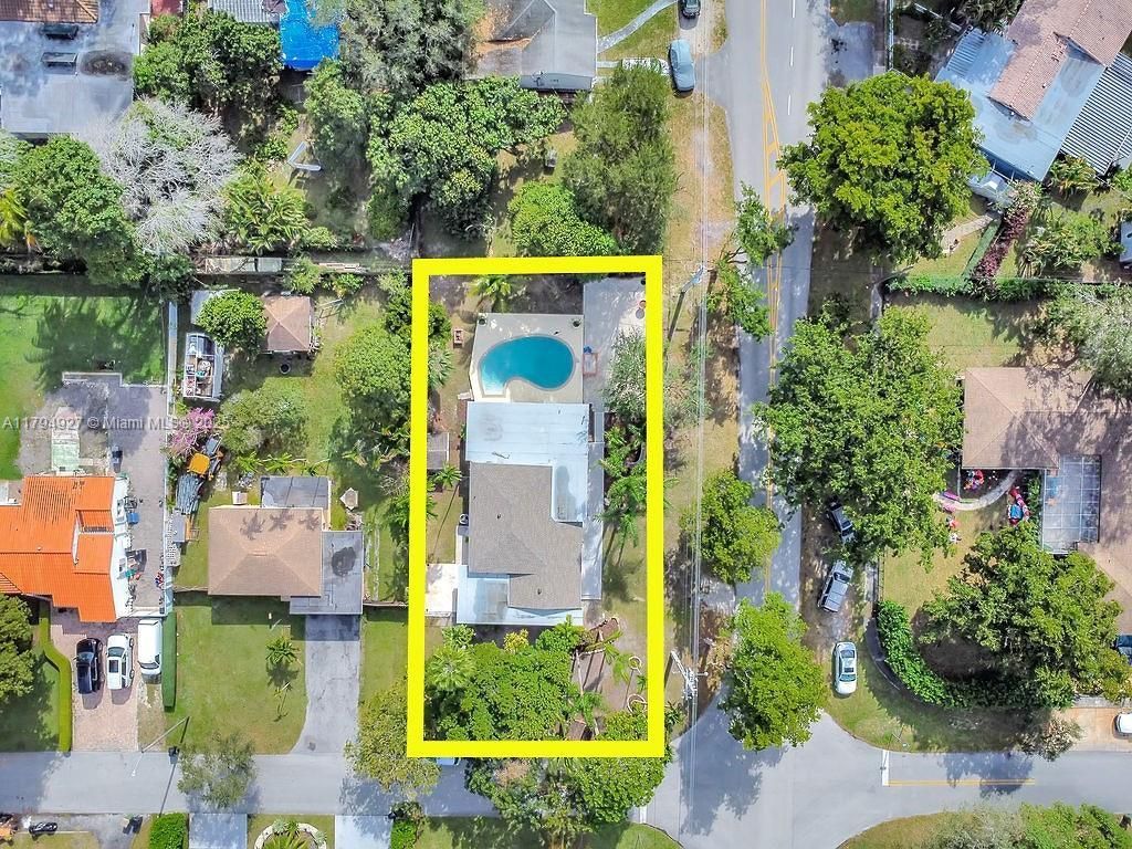 12135 NE 10th Ave, North Miami, FL 33161 Photo