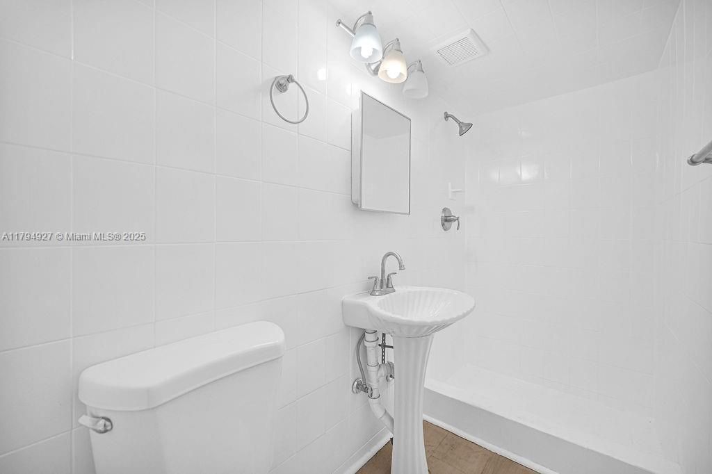 12135 NE 10th Ave, North Miami, FL 33161 Photo