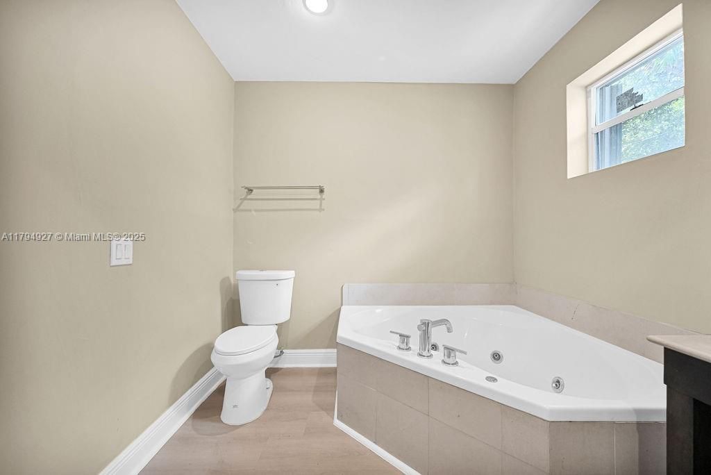 12135 NE 10th Ave, North Miami, FL 33161 Photo