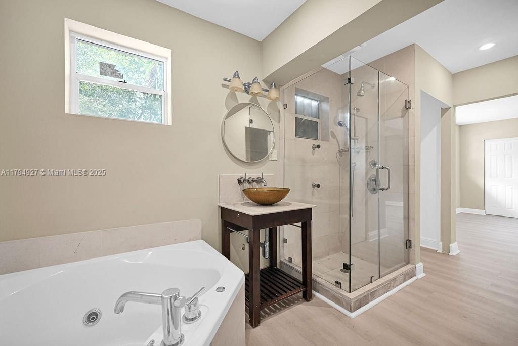 12135 NE 10th Ave, North Miami, FL 33161 Photo