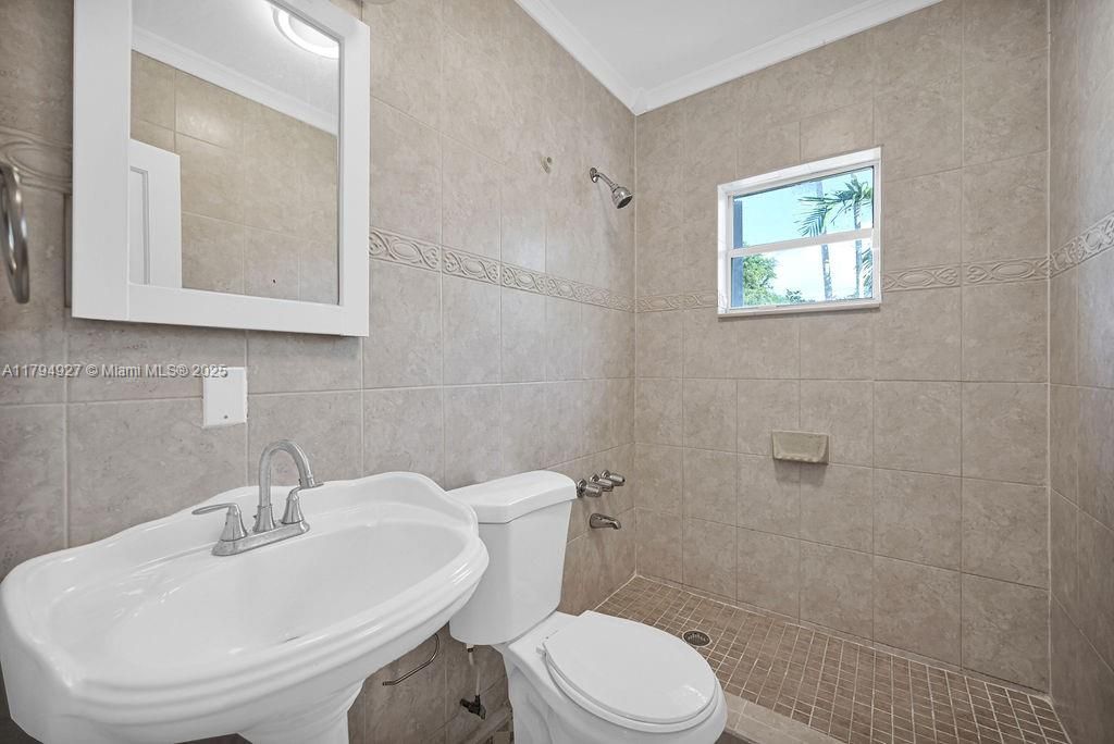 12135 NE 10th Ave, North Miami, FL 33161 Photo