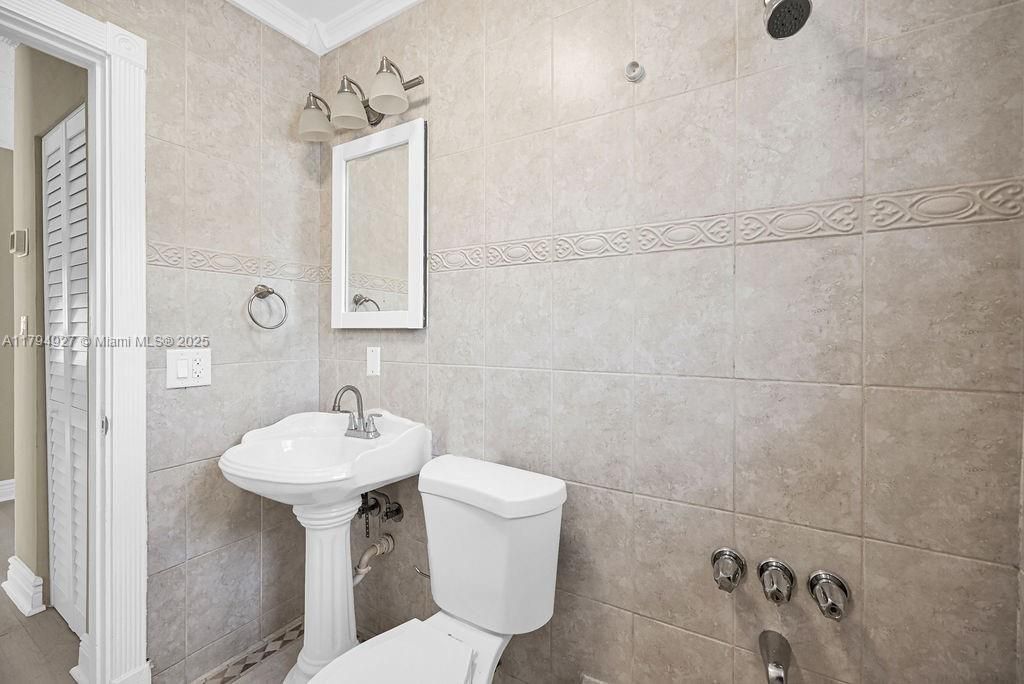 12135 NE 10th Ave, North Miami, FL 33161 Photo