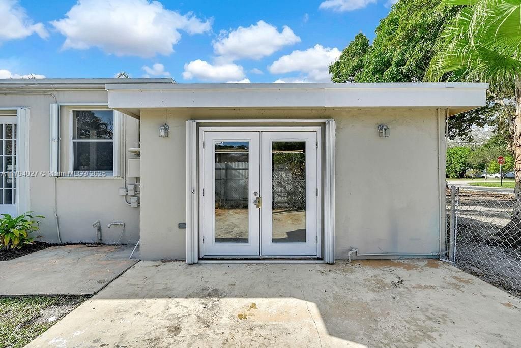 12135 NE 10th Ave, North Miami, FL 33161 Photo