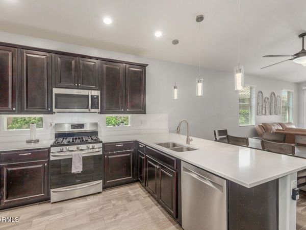 4136 W PALACE STATION Road, New River, AZ 85087