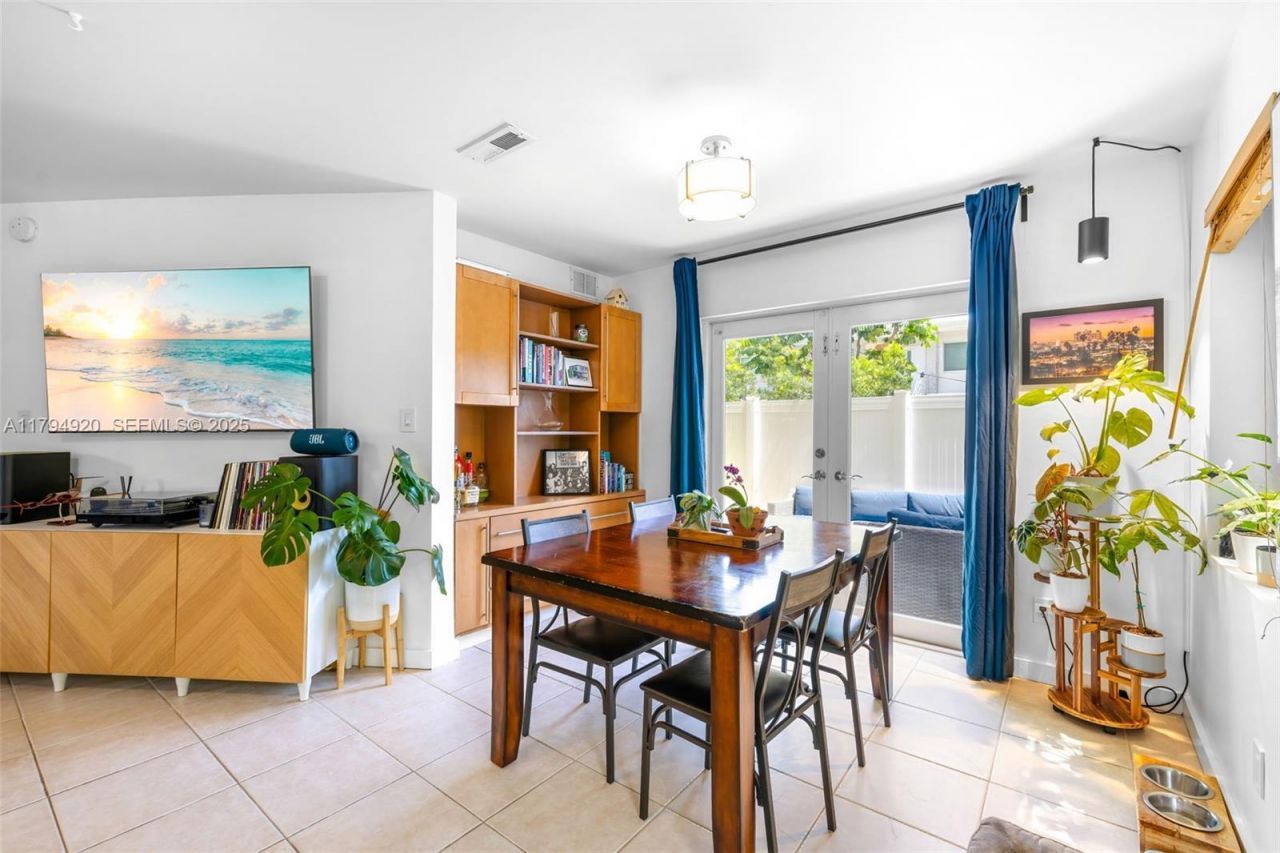 801 NE 18th Ave #1-4, Fort Lauderdale, FL 33304 Photo