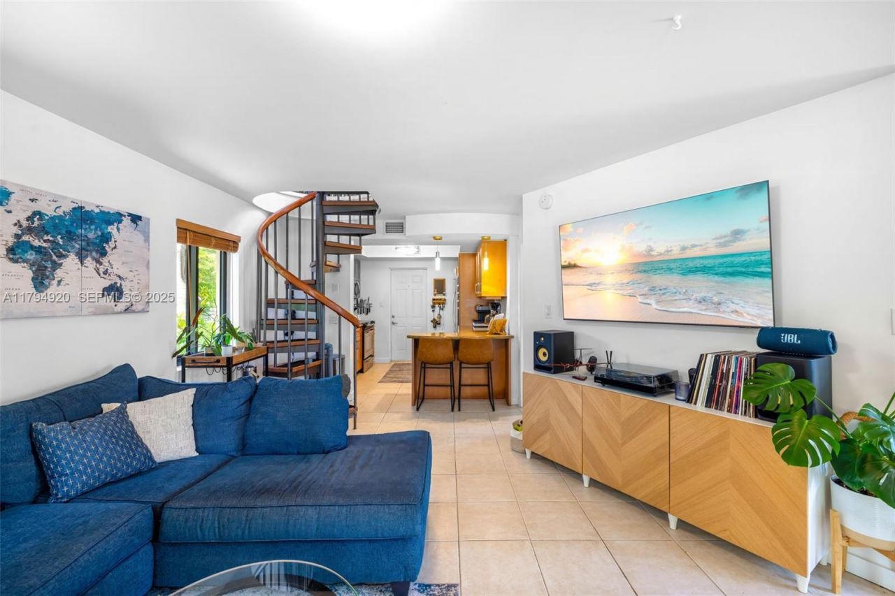 801 NE 18th Ave #1-4, Fort Lauderdale, FL 33304 Photo