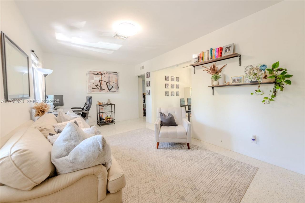 801 NE 18th Ave #1-4, Fort Lauderdale, FL 33304 Photo