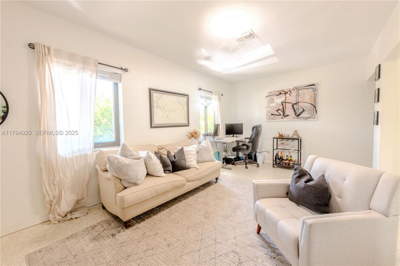 801 NE 18th Ave #1-4, Fort Lauderdale, FL 33304 Photo