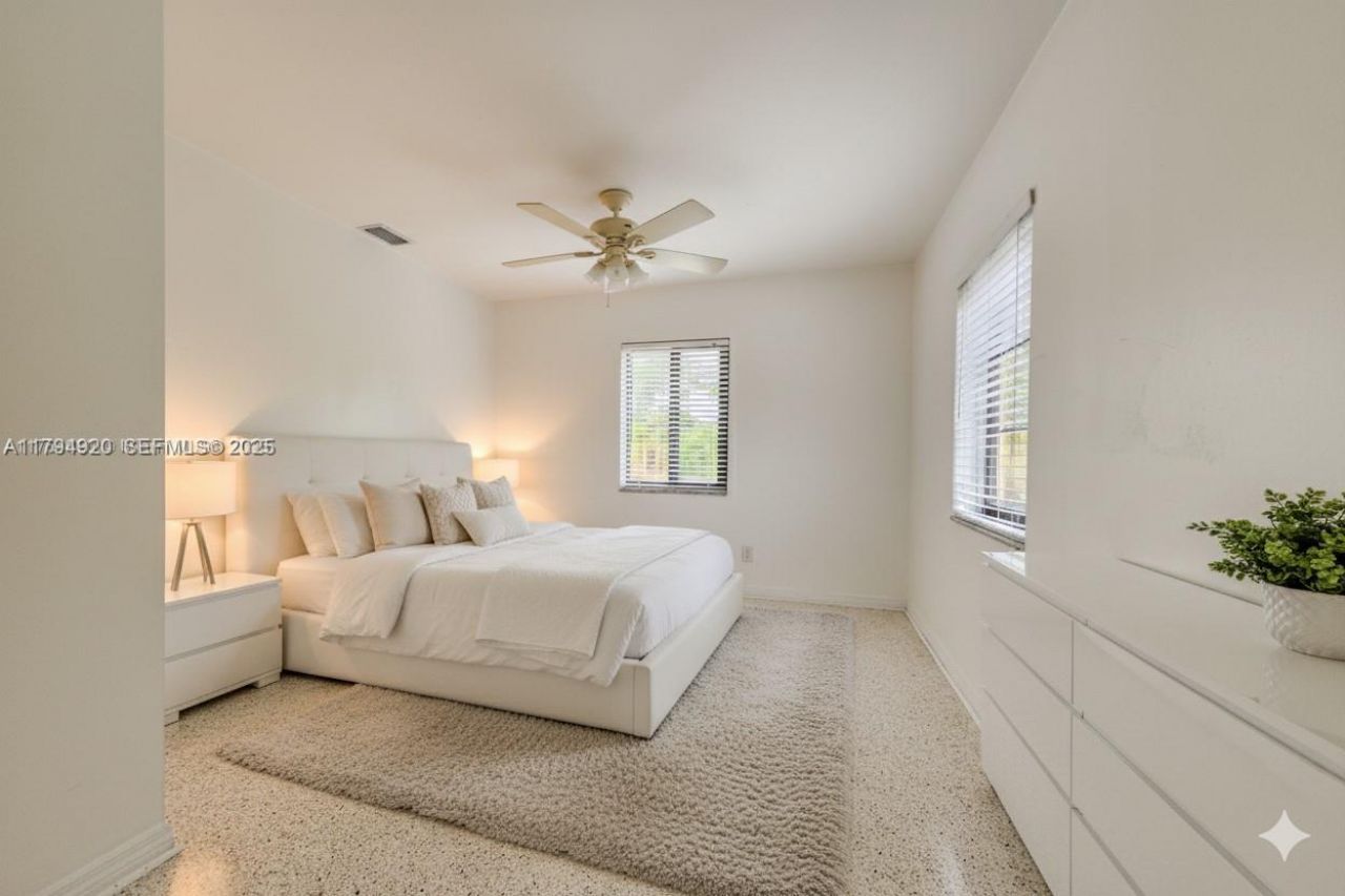 801 NE 18th Ave #1-4, Fort Lauderdale, FL 33304 Photo