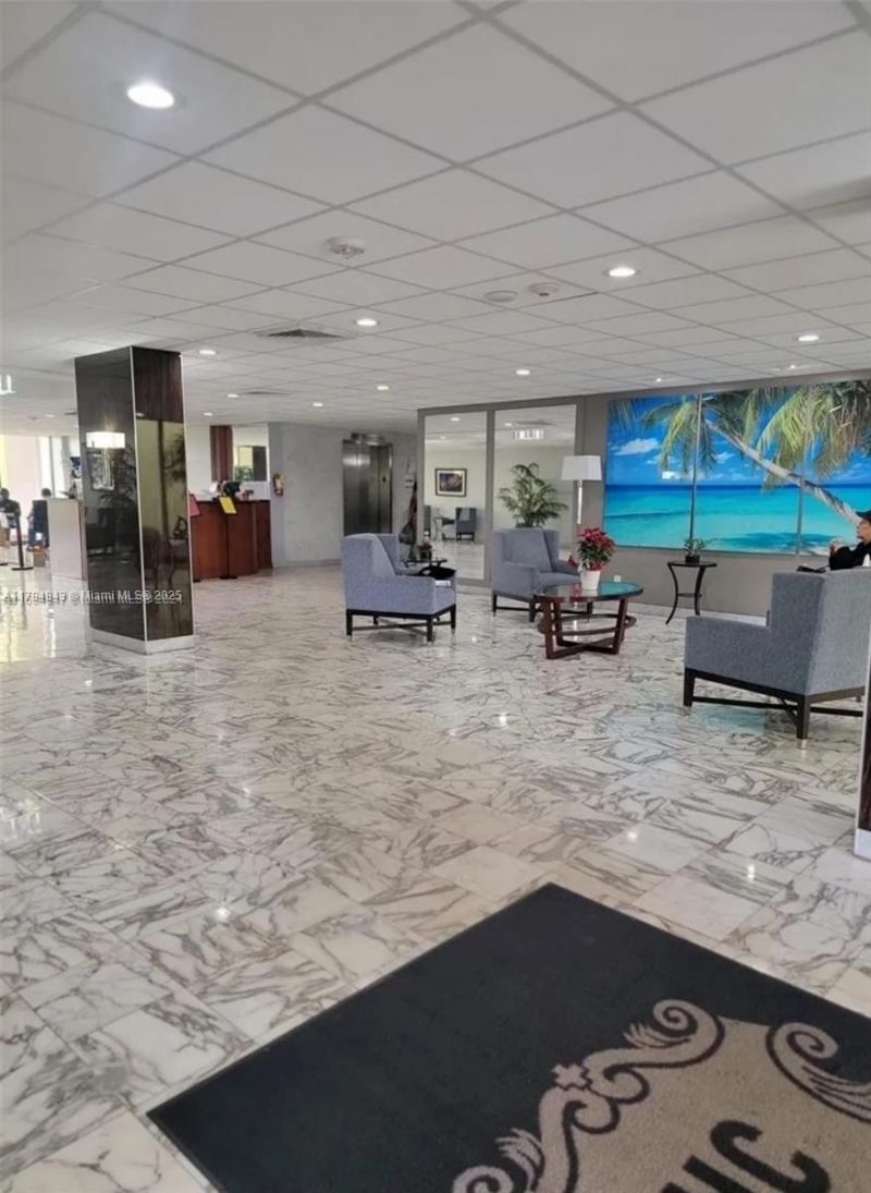 4400 Hillcrest Dr, Unit 215-B, Hollywood, FL 33021 Photo