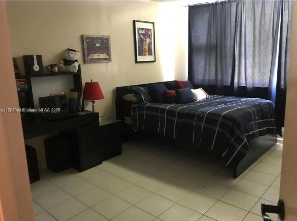 4400 Hillcrest Dr, Unit 215-B, Hollywood, FL 33021 Photo