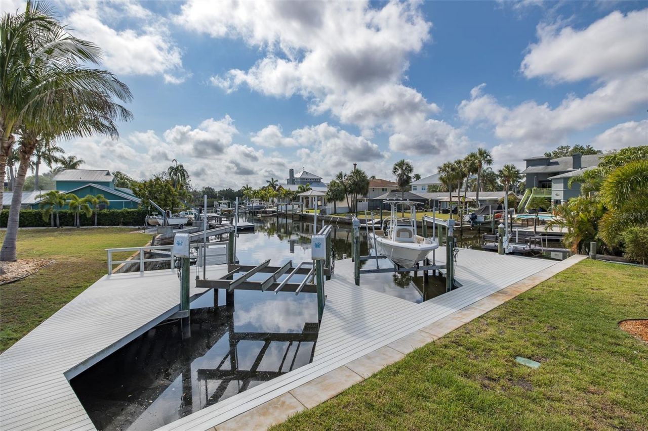 5040 Waterside Drive, Port Richey, FL 34668 Photo