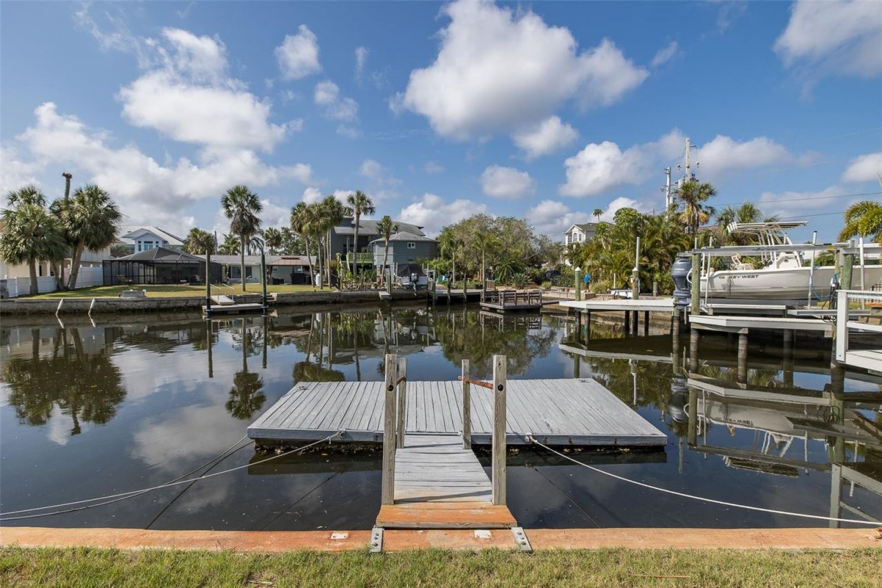 5040 Waterside Drive, Port Richey, FL 34668 Photo