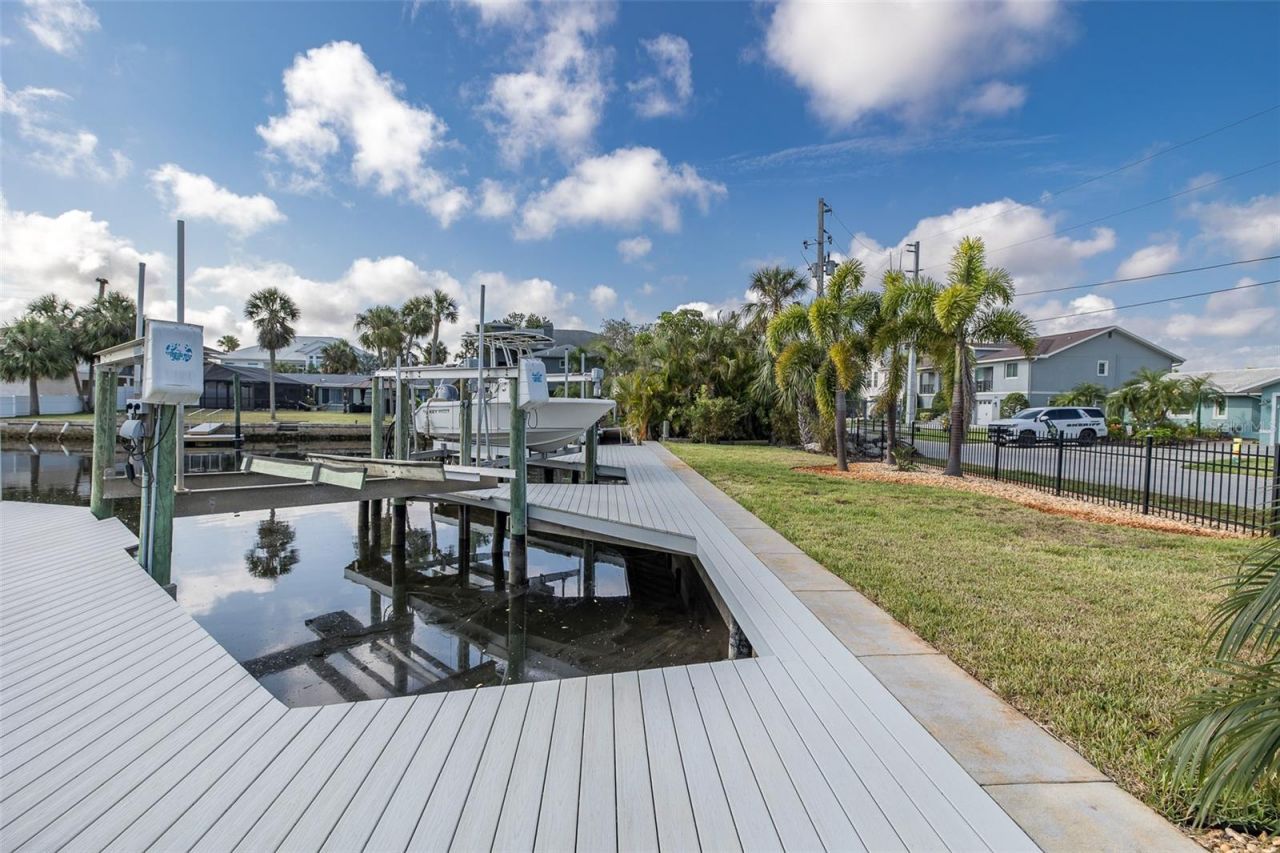 5040 Waterside Drive, Port Richey, FL 34668 Photo