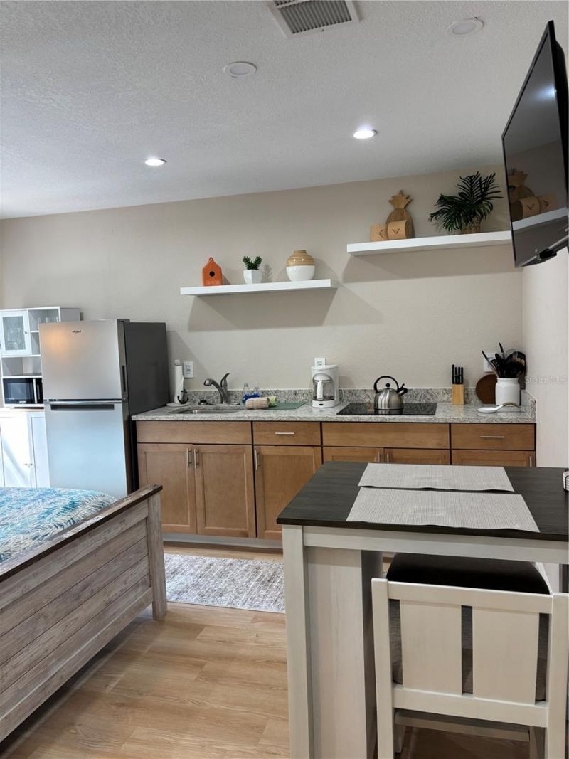 170 Roosevelt Drive, Unit 5, Sarasota, FL 34236 Photo