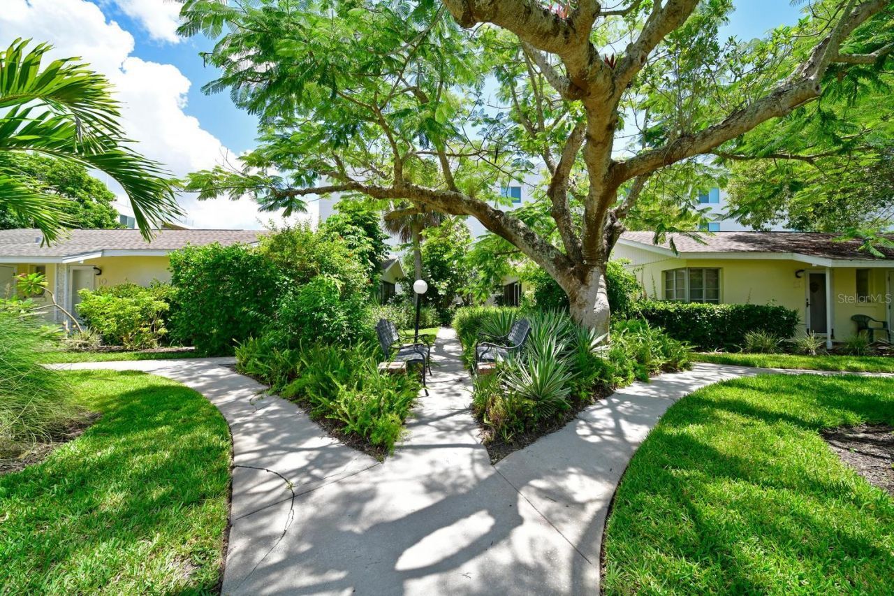 170 Roosevelt Drive, Unit 5, Sarasota, FL 34236 Photo