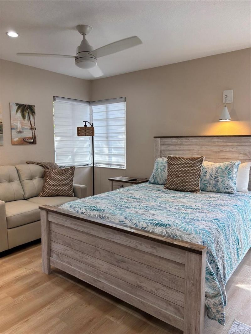 170 Roosevelt Drive, Unit 5, Sarasota, FL 34236 Photo