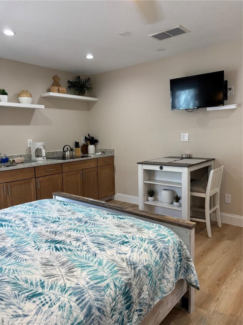 170 Roosevelt Drive, Unit 5, Sarasota, FL 34236 Photo