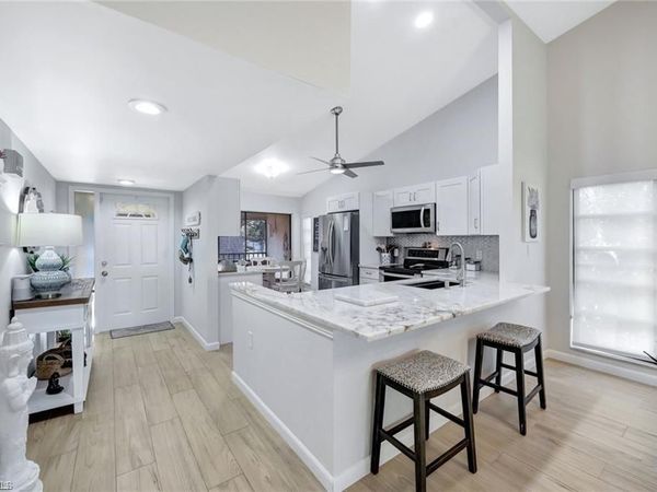 15400 Cedarwood LN, Unit 1-201, NAPLES, FL 34110