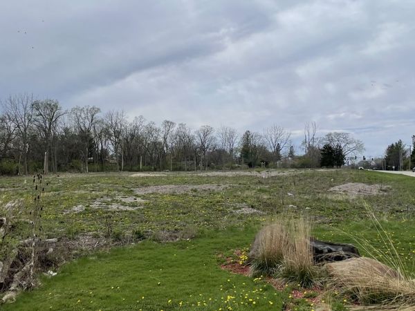 1601 Higgins Road, Sleepy Hollow, IL 60118