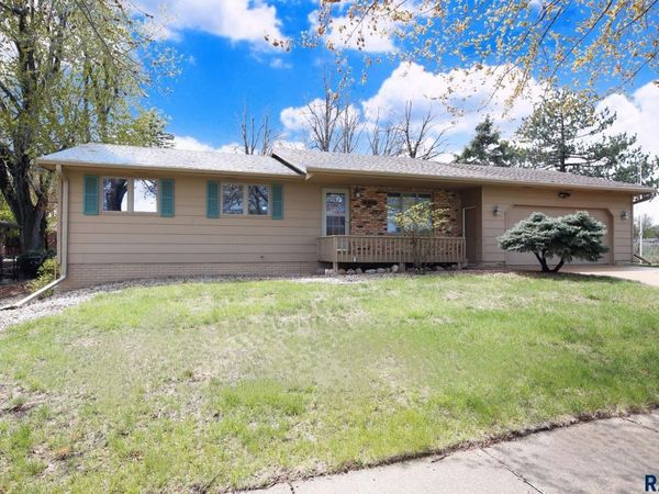 4301 E 19TH St, Sioux Falls, SD 57103