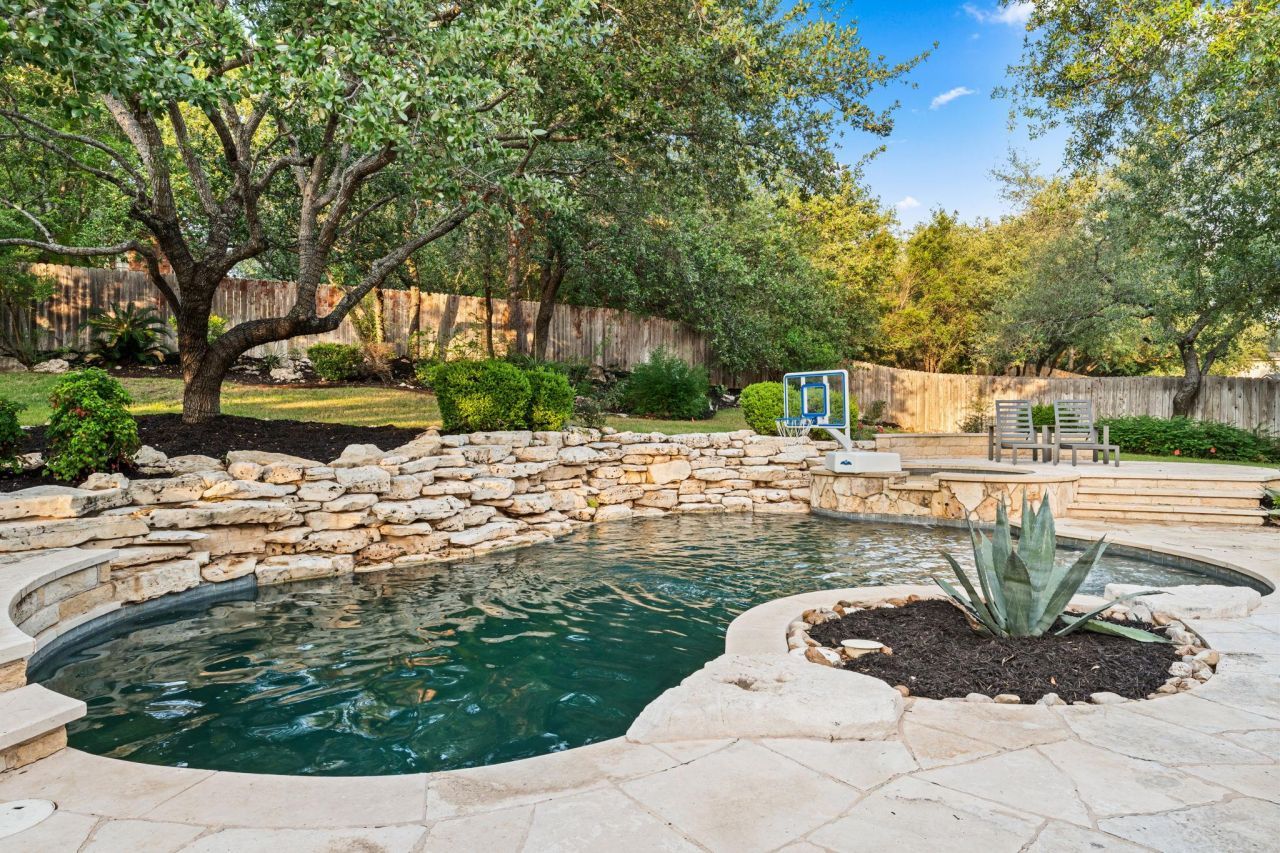 13300 Country Lake Dr, Austin, TX 78732 Main Photo