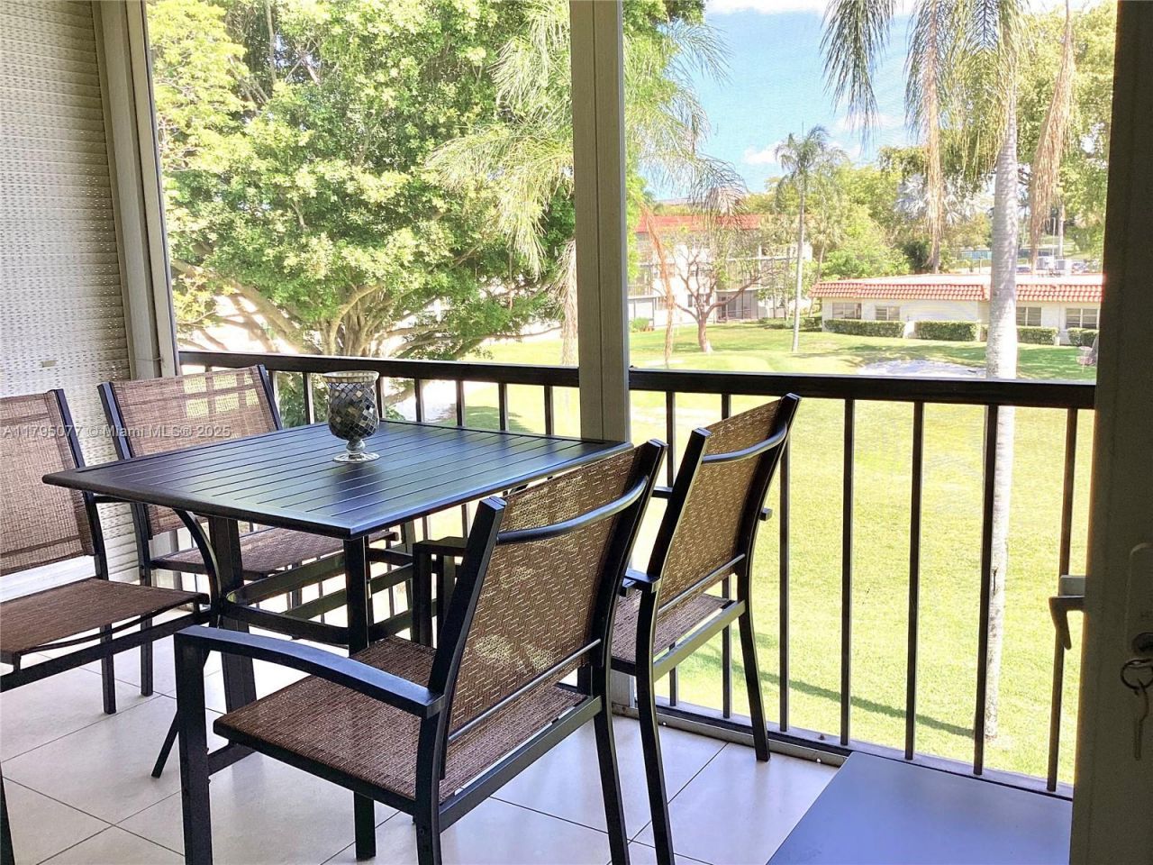 8962 S Hollybrook Blvd, Unit 305, Pembroke Pines, FL 33025 Photo