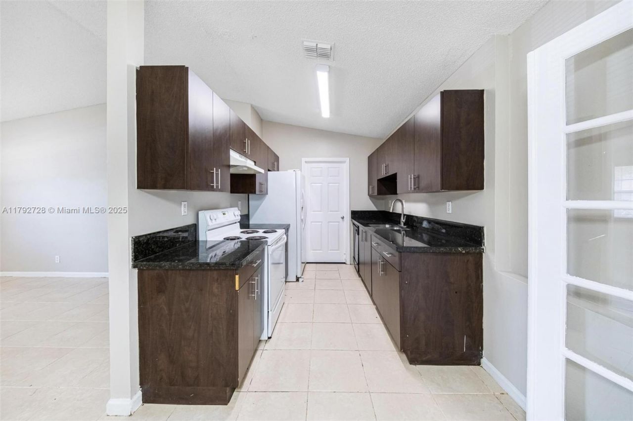 1251 SW 73rd Ave, North Lauderdale, FL 33068 Photo