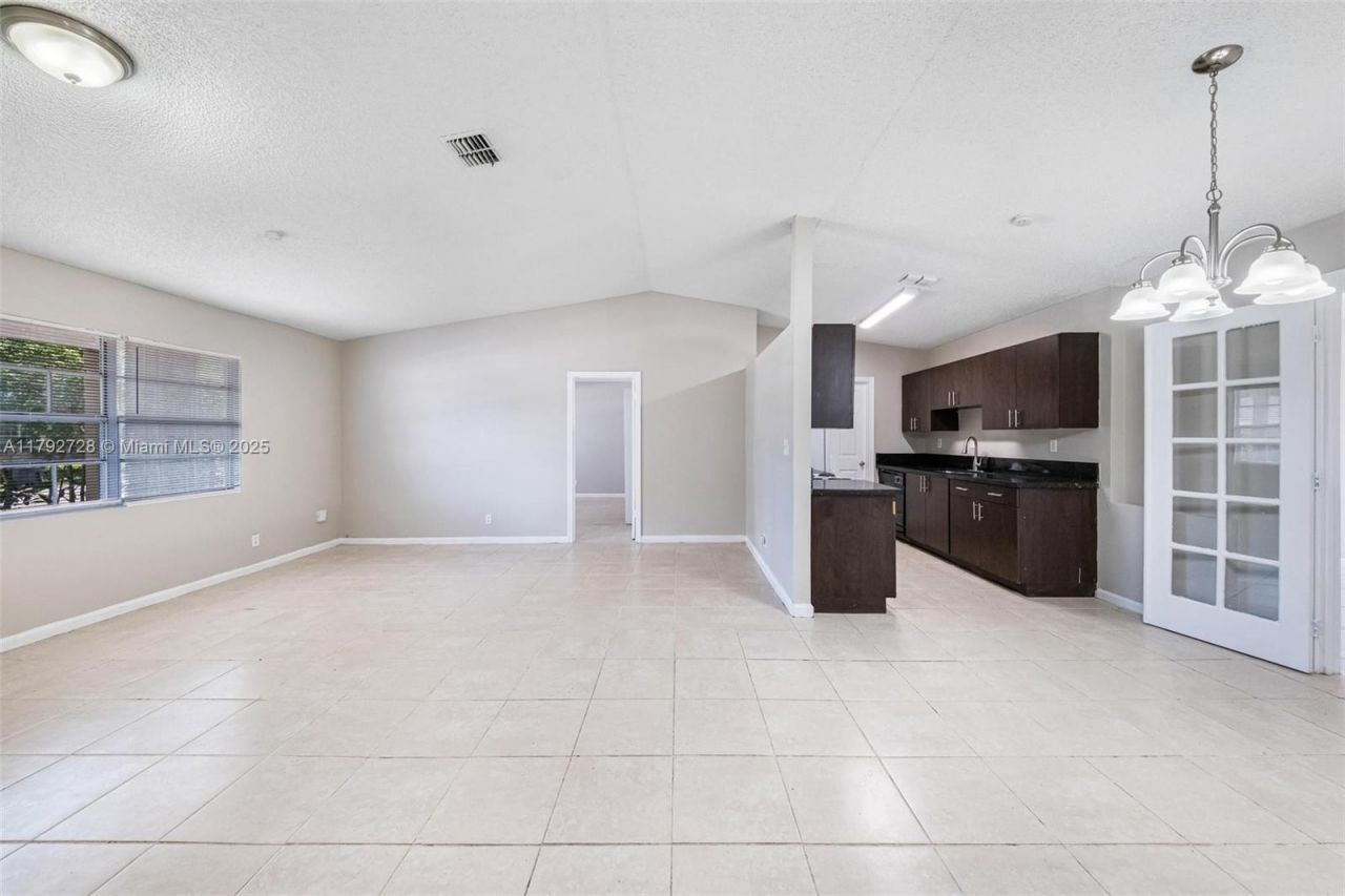 1251 SW 73rd Ave, North Lauderdale, FL 33068 Photo