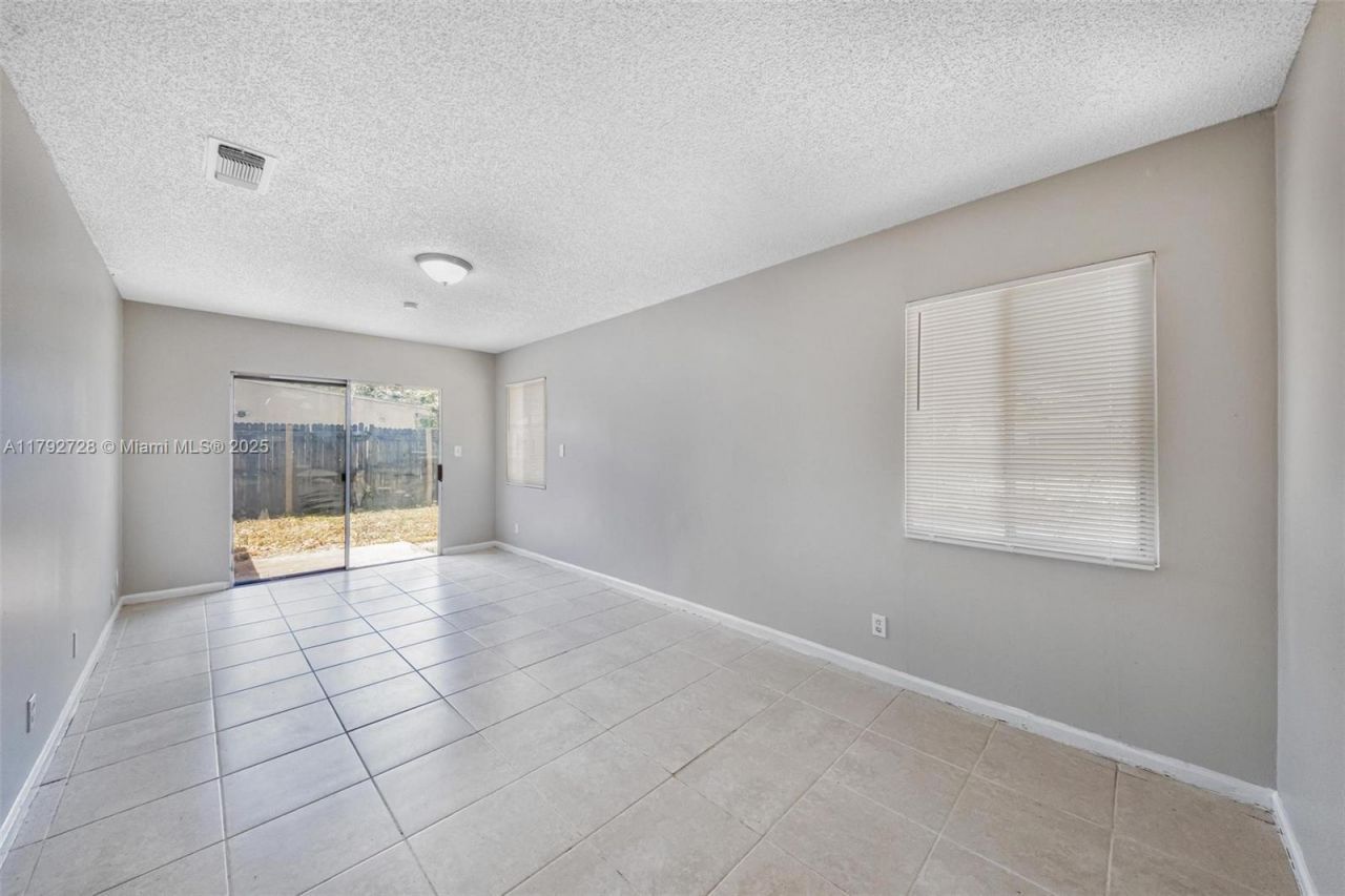 1251 SW 73rd Ave, North Lauderdale, FL 33068 Photo