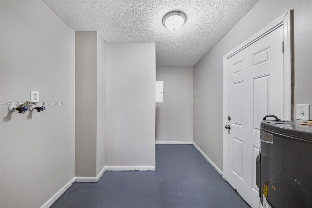 1251 SW 73rd Ave, North Lauderdale, FL 33068 Photo