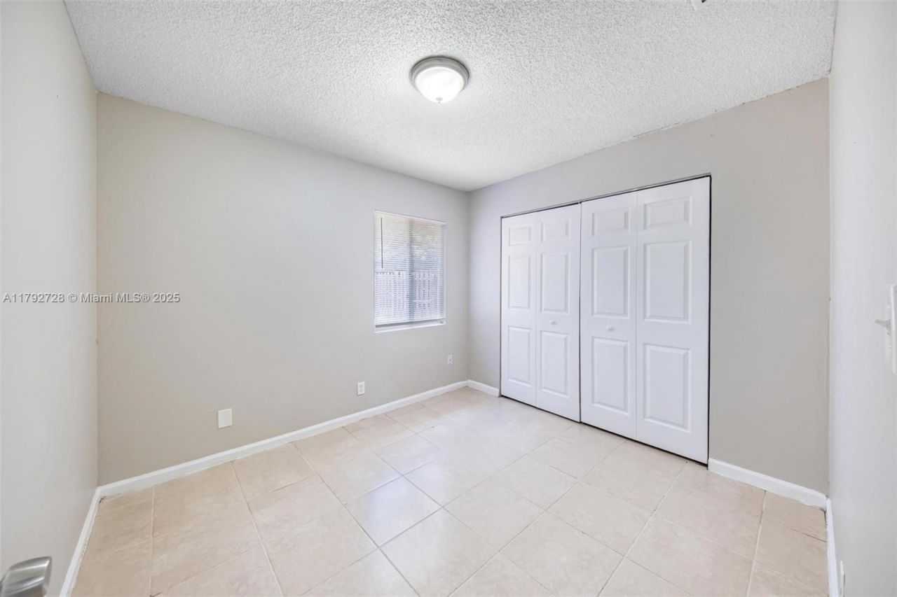 1251 SW 73rd Ave, North Lauderdale, FL 33068 Photo