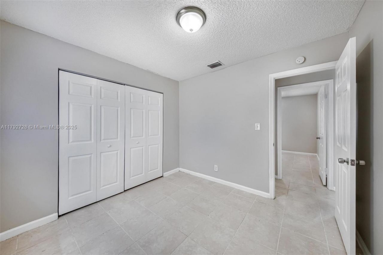 1251 SW 73rd Ave, North Lauderdale, FL 33068 Photo