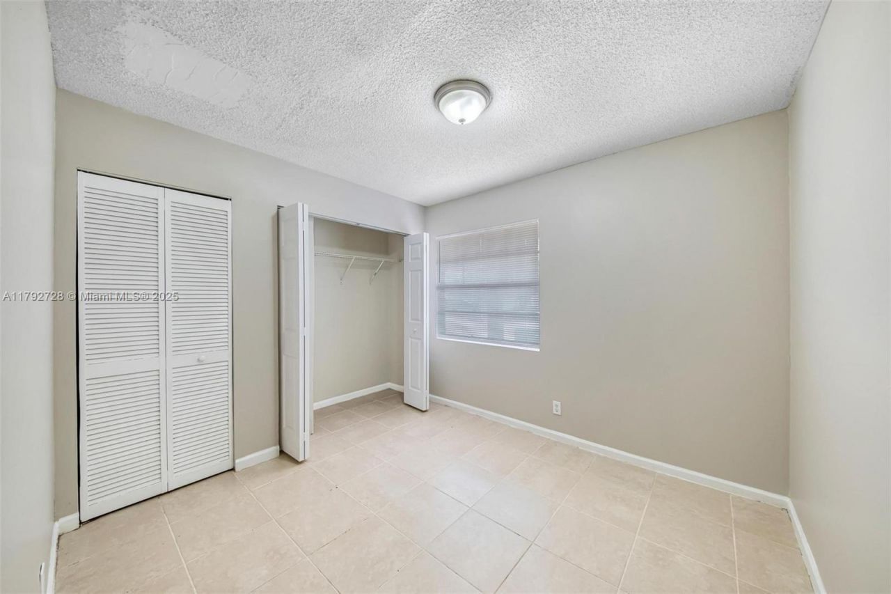 1251 SW 73rd Ave, North Lauderdale, FL 33068 Photo