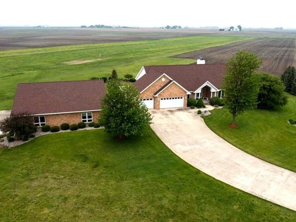 3 Carlock Dr, Danforth, IL 60930