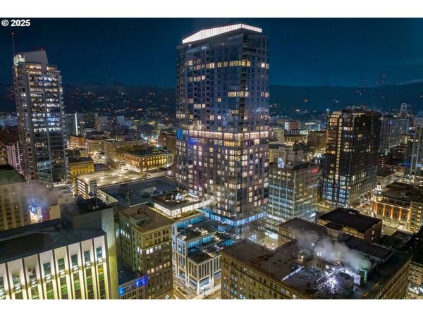 550 SW 10TH AVE, Unit 2306, Portland, OR 97205