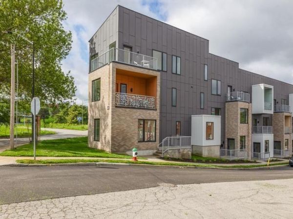 1033 Pacific Street, Kansas City, MO 64106