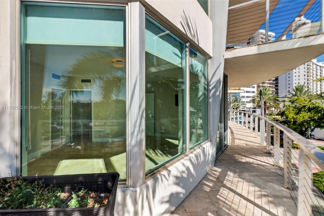 6305 Indian Creek Dr, Unit 3F, Miami Beach, FL 33141 Photo