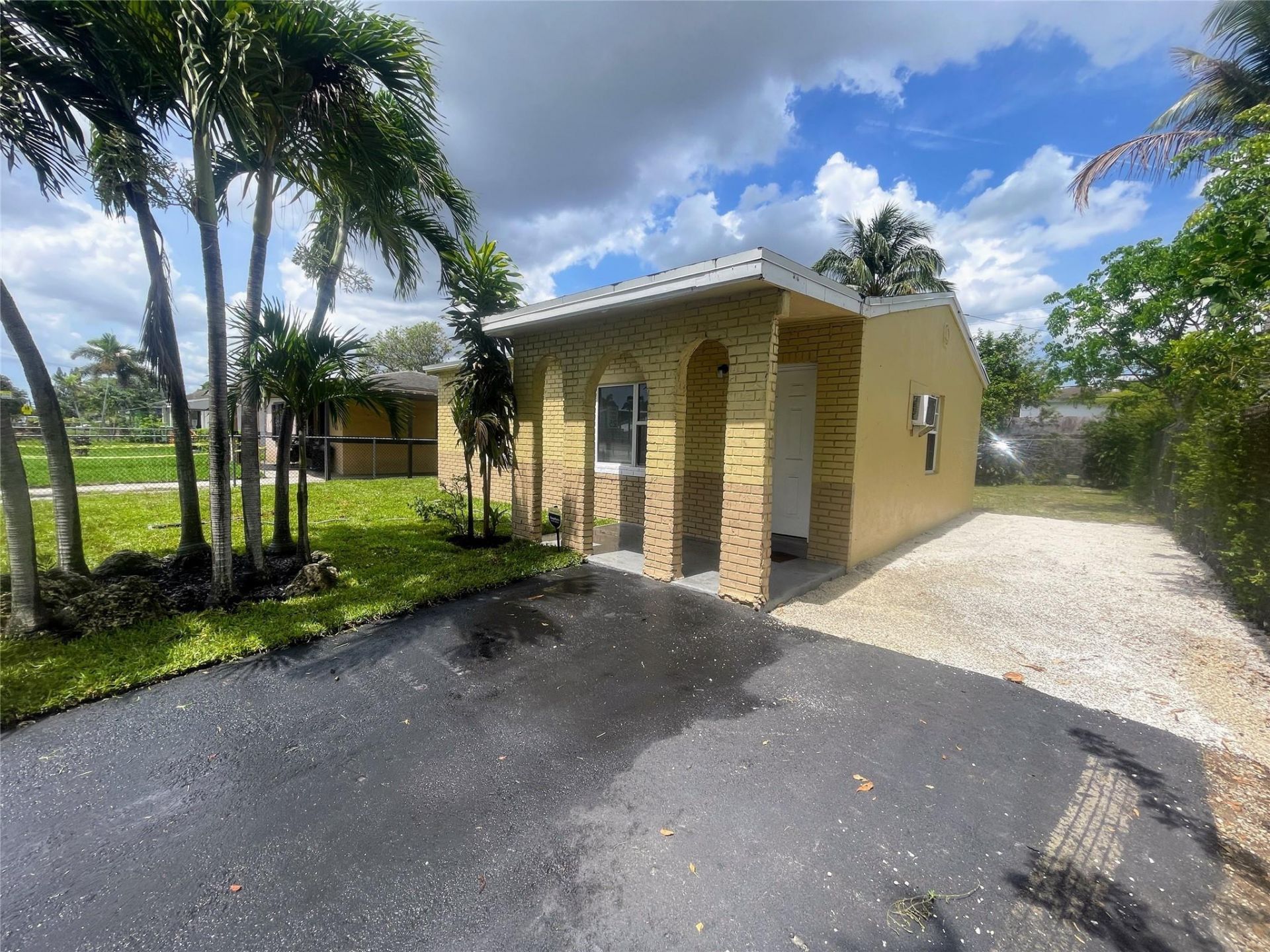 981 NW 16th Ave, Fort Lauderdale, FL 33311 Photo