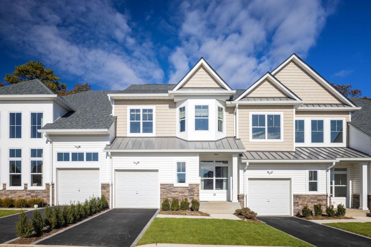 1239 Old Nichols Road, Unit 52, Islandia, NY 11749 Main Photo