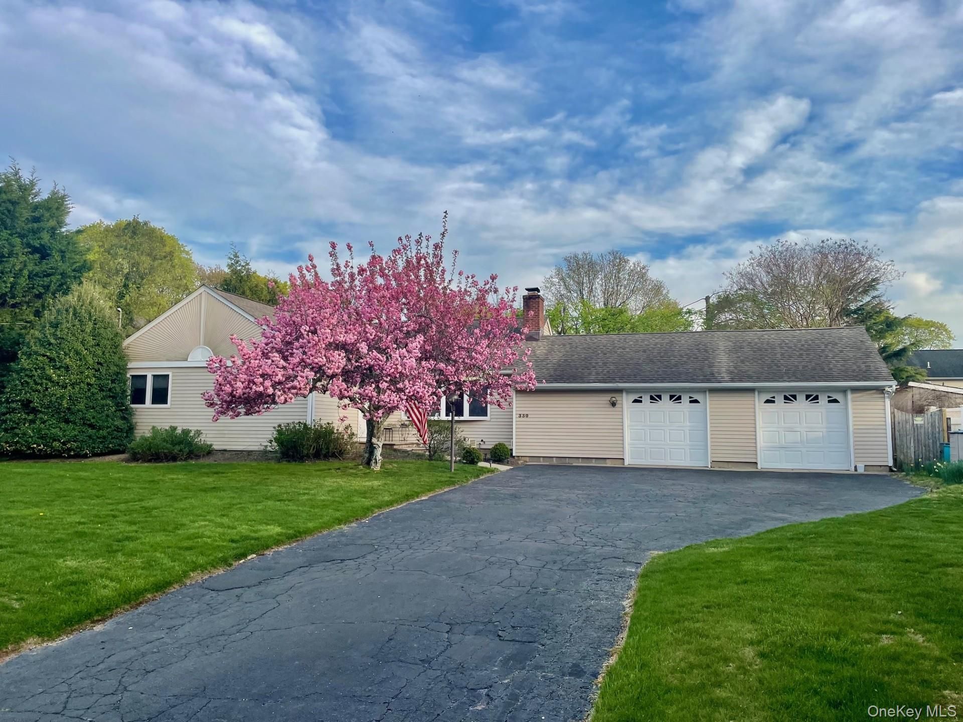 330 Scudder Avenue, Northport, NY 11768 Main Photo