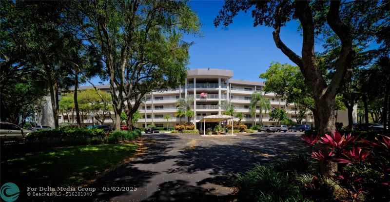 545 Oaks Lane, Unit 310, Pompano Beach, FL 33069 Photo