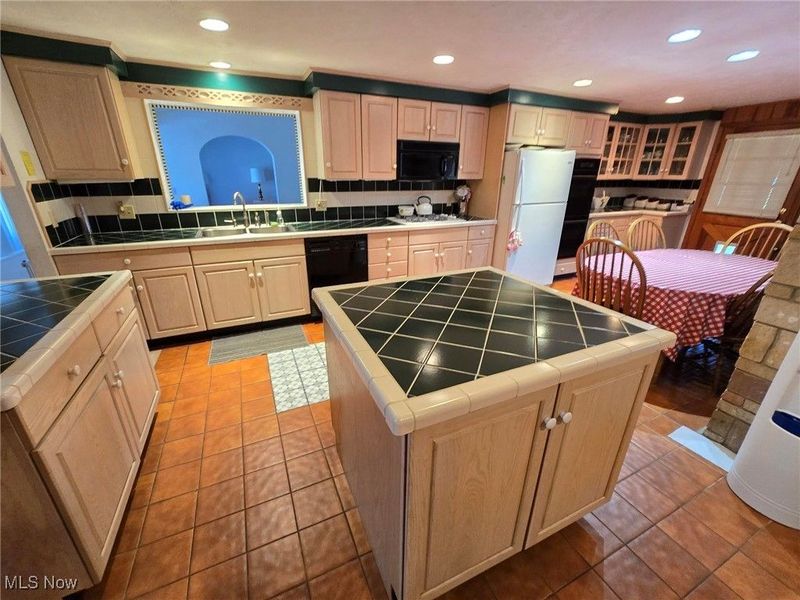 5294 Cottage Drive, Mecca, OH 44410 Photo 28