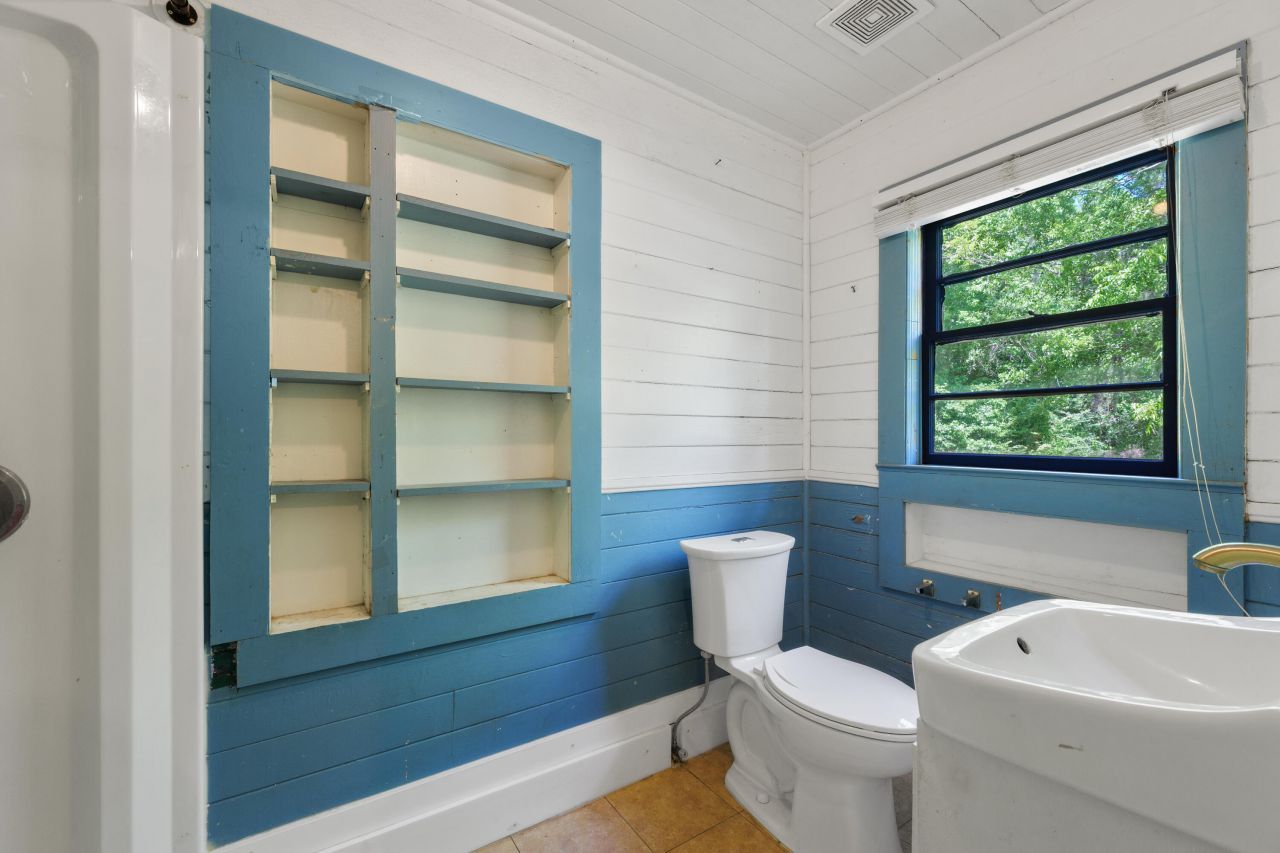 2234 River Road Photo 15